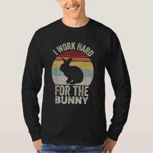 Camiseta Vintage Retro Eu Trabalho Duro Para o Coelho