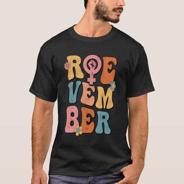 Camiseta Vintage Retro novembro Feminista (Frente)