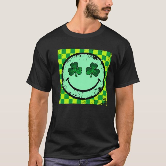 Camiseta Vintage Retro Shamrock Smiley Face Graphic (Frente)