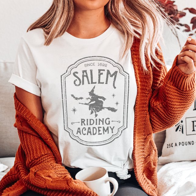 Camiseta Vintage Salem Andando à Bruxa do Halloween (Criador carregado)