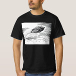 Camiseta Vintage Science Ficeship Rocket in Clouds<br><div class="desc">Ilustração da Vintage: imagem do transporte vitoriano de ficção científica em preto e branco. Uma nave espacial voando pelas nuvens no céu. Um clássico design de ficção científica de quadrinhos retrógrados do 50 do futuro.</div>