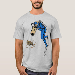 Camiseta Vintage SCUBA Diver Fotografando um URM de Octopus