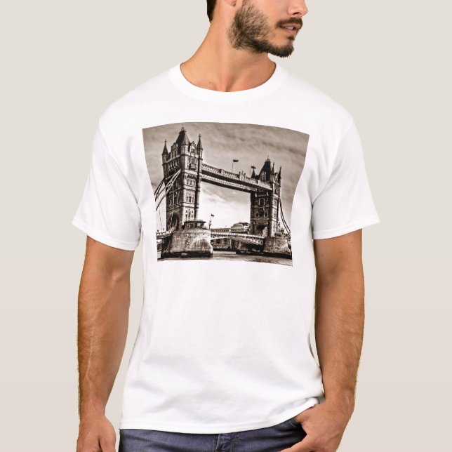 Camiseta Vintage Sepia London Tower Bridge (Frente)