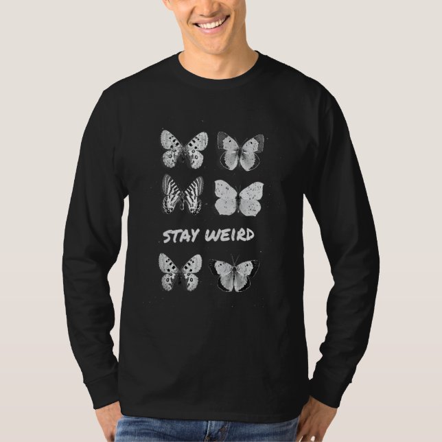 Camiseta Vintage Stay Weird Butterfly Design (Frente)