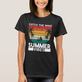 Camiseta Vintage Surfer Retro Surfing Beach Summer Vacation
