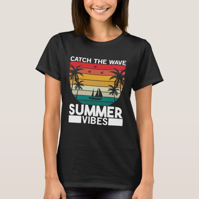 Camiseta Vintage Surfer Retro Surfing Beach Summer Vacation (Frente)