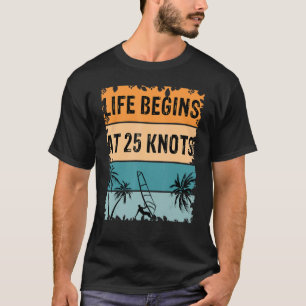 Camiseta Vintage Windsurfer Life Começa Com 25 Anos