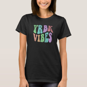 Camiseta Vintage YEARBOOK VIBES Publicação Funny Crew Edit