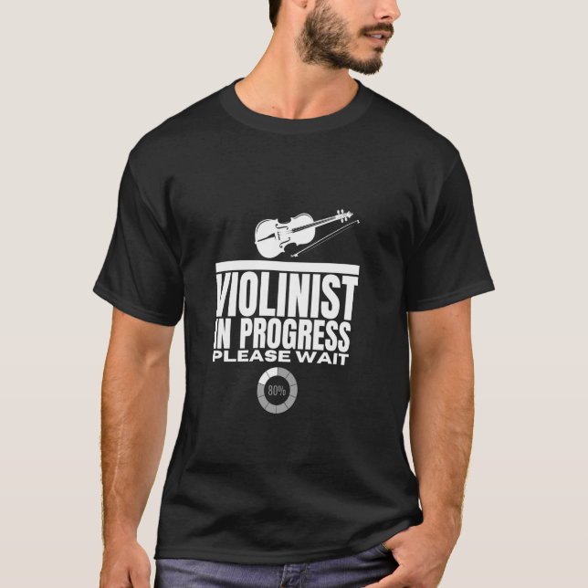 Camiseta Violinista Em Curso Carregando Violino Engraçado (Frente)
