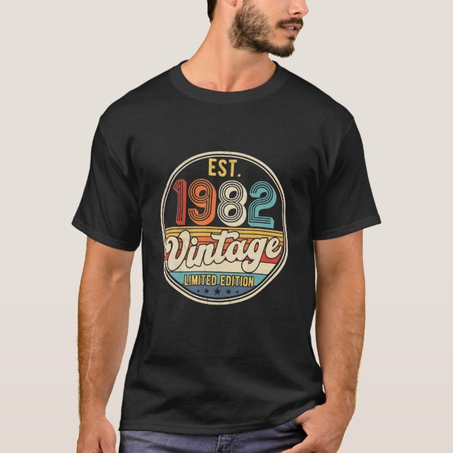 Camiseta Virando 40 decorações de aniversário 40º BDay 1982 (Frente)