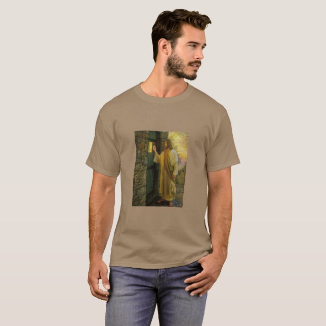 Camiseta Visitação ao amanhecer Jesus batendo em uma porta  (Frente Completa)