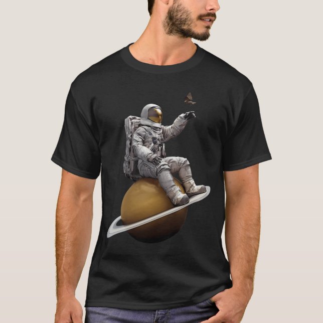 Camiseta Visitando Saturno (Frente)