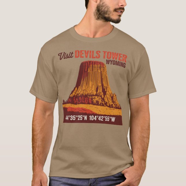 Camiseta Visite Devils Torre Engraçado (Frente)