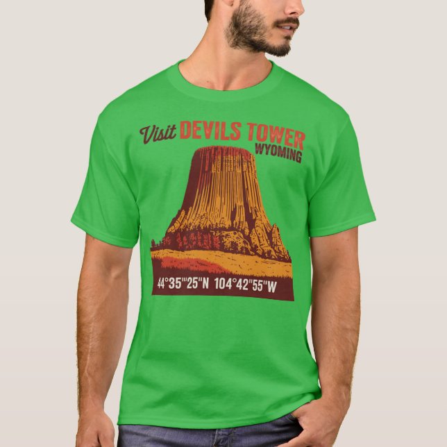 Camiseta Visite Devils Torre Engraçado (Frente)
