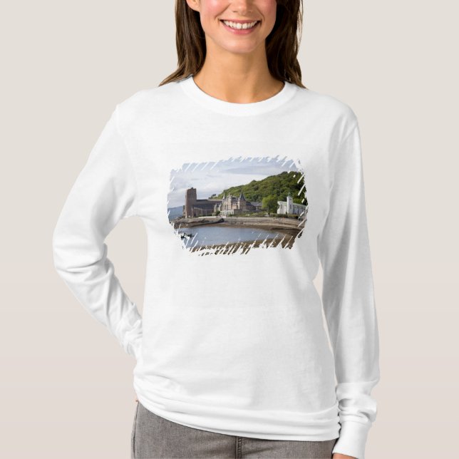 Camiseta Vista costeira com edifícios históricos, Oban, (Frente)