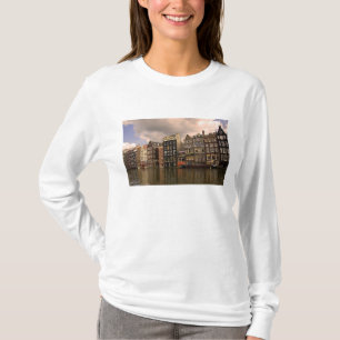 Camiseta Vista da arquitetura única e de casas com frontões