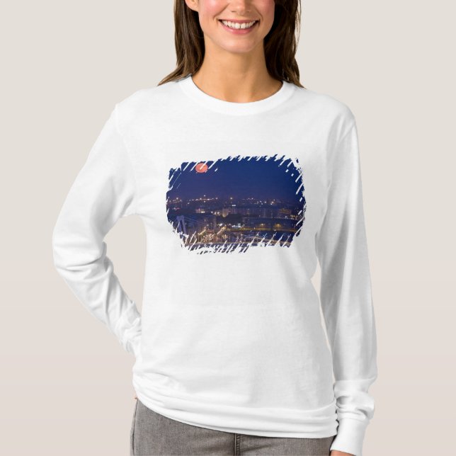 Camiseta Vista da Basção dos Pescadores ao lado de Matyas (Frente)