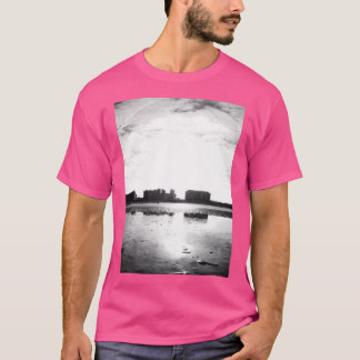Camiseta Vista Da Frente De Abertura Com Reflexões E Skyscr