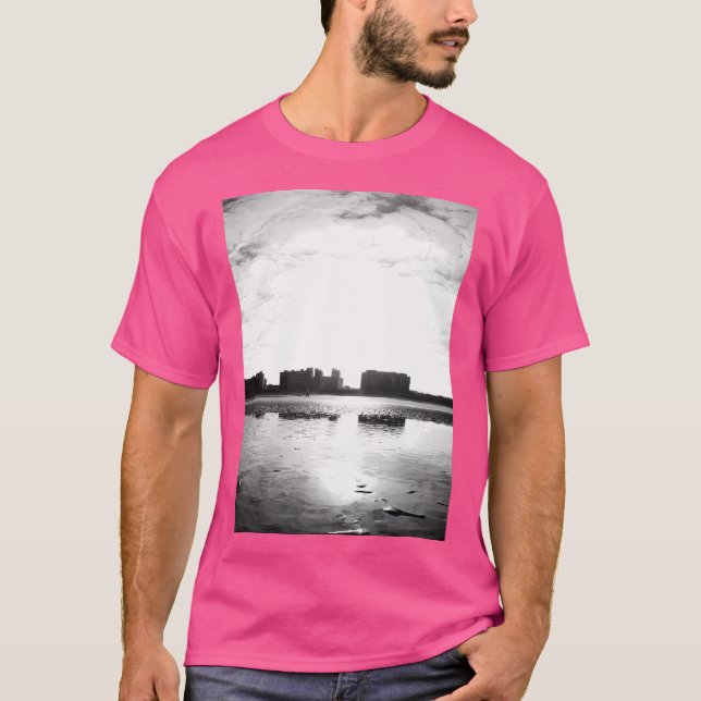 Camiseta Vista Da Frente De Abertura Com Reflexões E Skyscr (Frente)