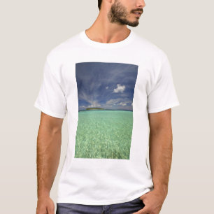 Camiseta Vista da Ilha de Funadoo a partir de Funadovilligi