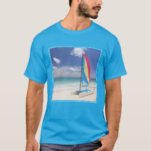 Camiseta Vista Da Praia Com A Navegação