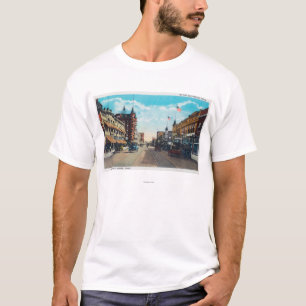 Camiseta Vista da rua principal com os carros de Ford do