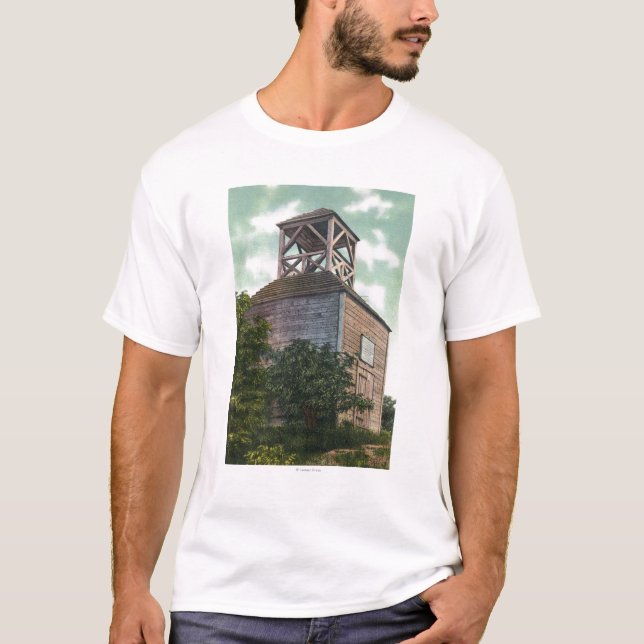 Camiseta Vista da torre de sino velha (Frente)