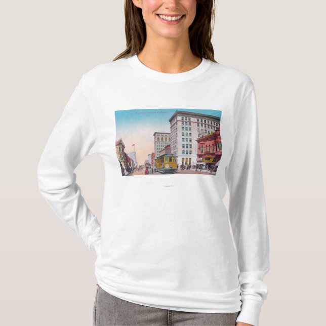 Camiseta Vista de Broadway com rua CarOakland, CA (Frente)