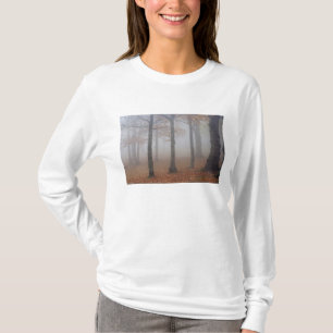 Camiseta Vista de outono de floresta nebulosa, Avô