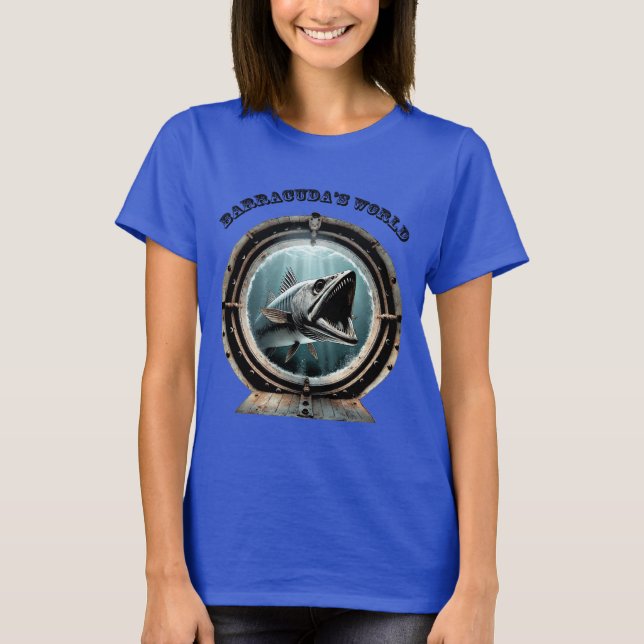 Camiseta Vista de Portol de um Peixe Barracuda Submarino (Frente)
