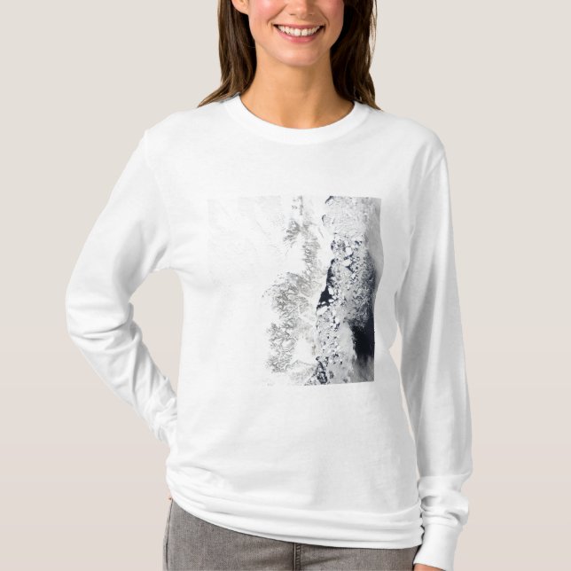 Camiseta Vista de satélite da costa oriental de Greenlan (Frente)