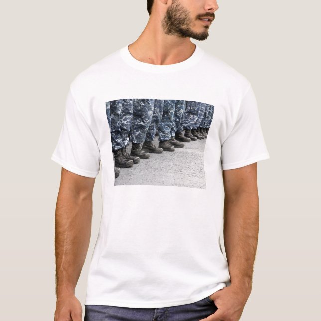 Camiseta Vista de seção baixa dos marinheiros (Frente)