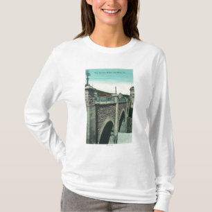 Camiseta Vista de um BridgeLos concreto Gatos, CA
