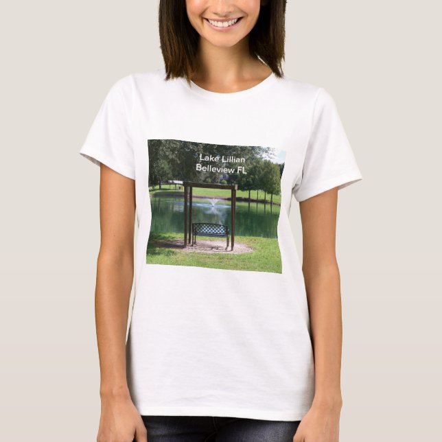 Camiseta Vista de um lago pequeno da cidade (Frente)