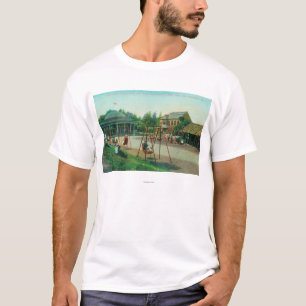 Camiseta Vista do campo de jogos das crianças no Golden