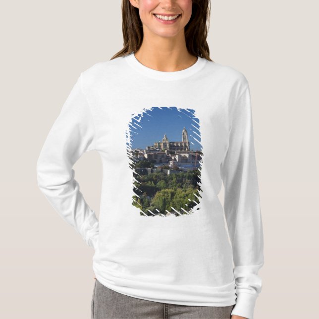 Camiseta Vista elevada da cidade com a Catedral de Segóvia (Frente)