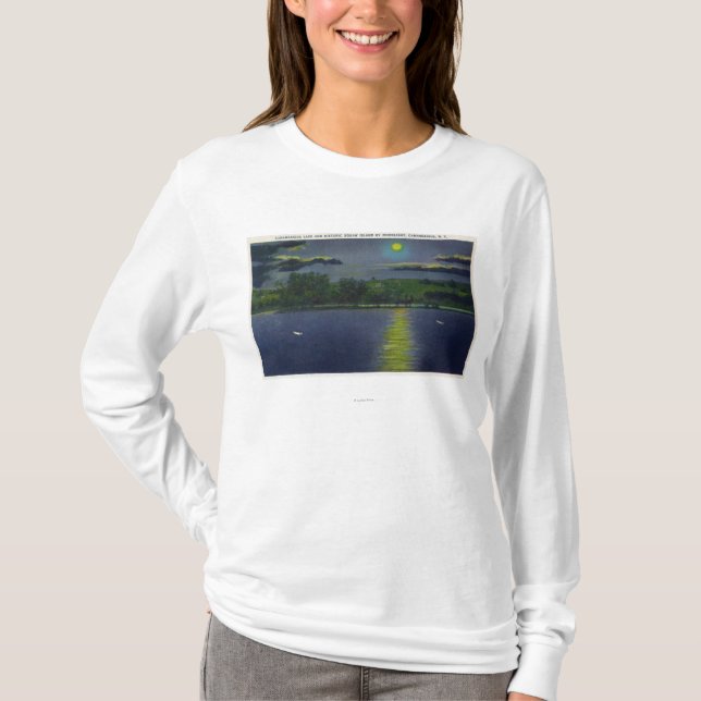 Camiseta Vista enluarada da ilha e do lago históricos do (Frente)