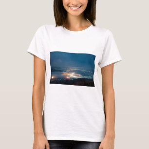 Camiseta Vista Noturna Aso Mar Noturno De Nuvens Japão Kuma