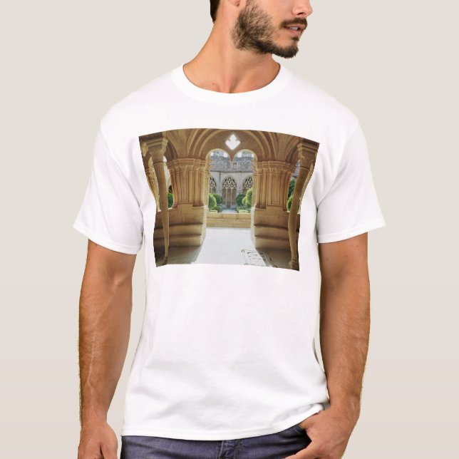 Camiseta Vista para o claustro do capítulo (Frente)
