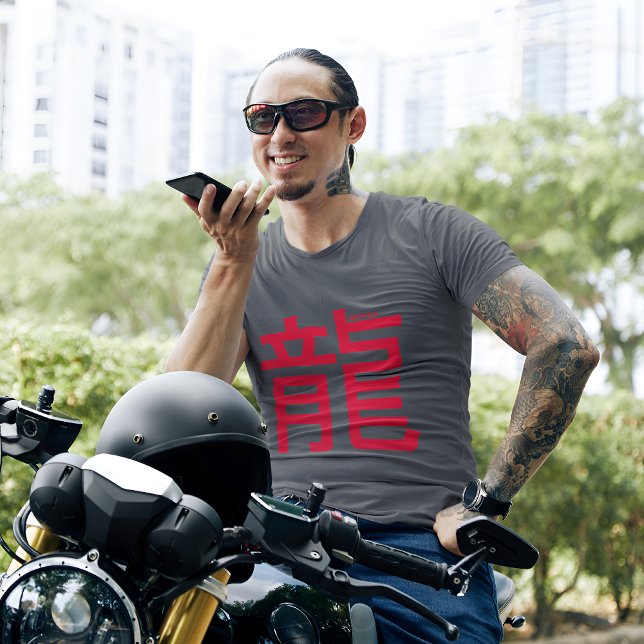 Camiseta "Viva feroz, viva livre, viva como um dragão" (Criador carregado)