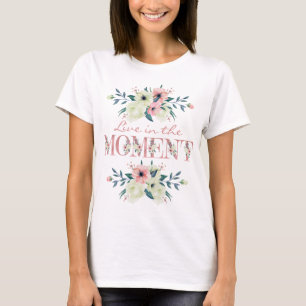 Camiseta Viva o Momento Floral de Aquarela com Brilho Rosa