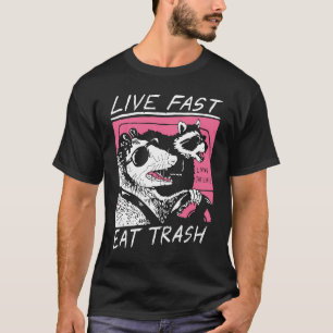 Camiseta Viva Rápido Coma Lixo Gambá Gatos de Rua Legal P