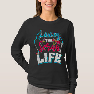 Camiseta Vivendo As Esfregões Vive Enfermando A Enfermeira