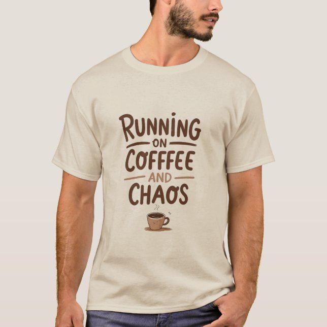 Camiseta Vivendo de Café e Caos (Frente)