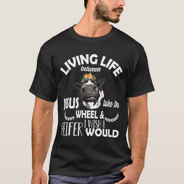Camiseta Vivendo Em Algum Lugar Jesus Leva A Roda Engraçado (Frente)