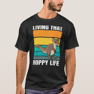 Camiseta Vivendo Essa Vida Hoppy Pun Para Um Caranguru Wall