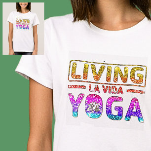 Camiseta Vivendo La Vida Yoga Pastel Rainbow em Branco