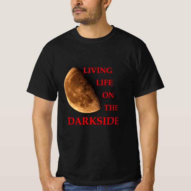 Camiseta Vivendo No Horror Da Lua Escura (Frente)