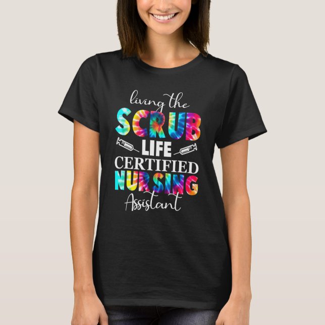 Camiseta Vivendo O Assistente De Enfermagem Com Certificaçã (Frente)