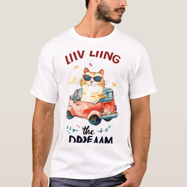 Camiseta Vivendo o Sonho: Gato Chubby no Carro Pequeno - Wa (Frente)